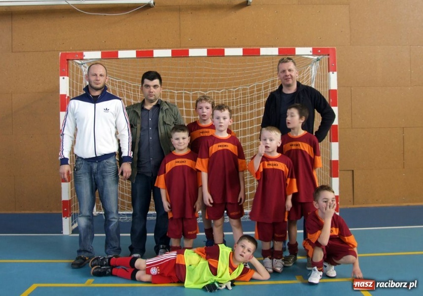 Zdjęcie w galerii na portalu naszraciborz.pl: Młodzi piłkarze z Kuźni grali w Czechach wiadomości z regionu