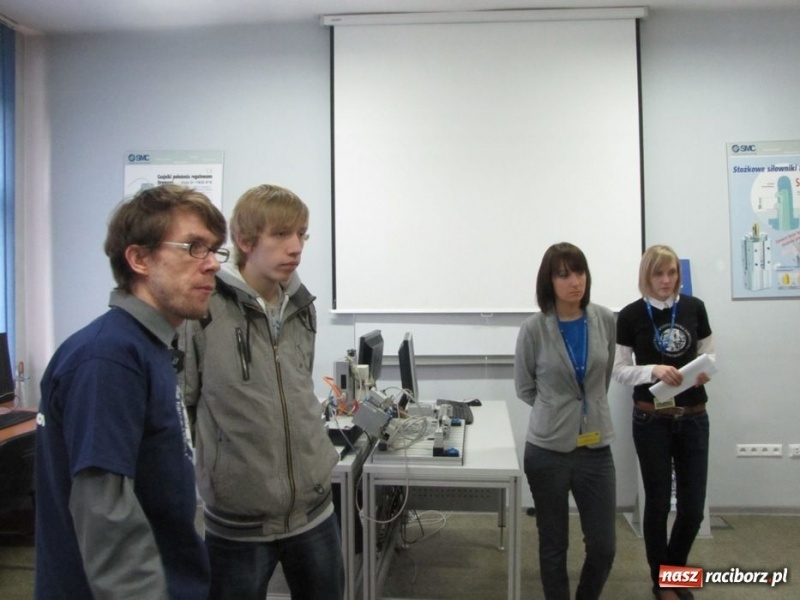 Zdjęcie w galerii na portalu naszraciborz.pl: Obejrzeli PWSZ od wewnątrz wiadomości z regionu