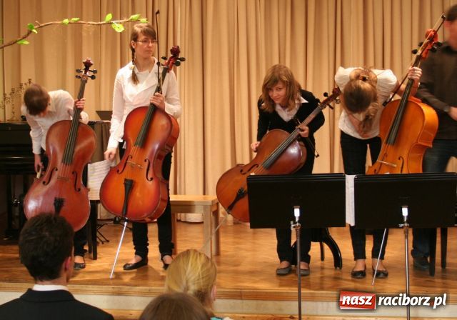 Zdjęcie w galerii na portalu naszraciborz.pl: Nasi młodzi i zdolni w Głubczycach wiadomości z regionu