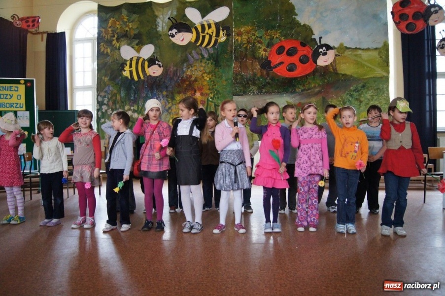 Zdjęcie w galerii na portalu naszraciborz.pl: Powitanie wiosny w SP 4 wiadomości z regionu