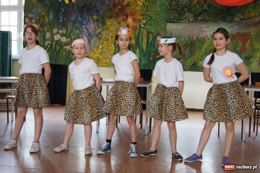 Zdjęcie w galerii na portalu naszraciborz.pl: Powitanie wiosny w SP 4 wiadomości z regionu