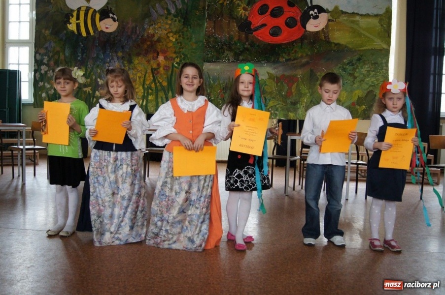 Zdjęcie w galerii na portalu naszraciborz.pl: Powitanie wiosny w SP 4 wiadomości z regionu