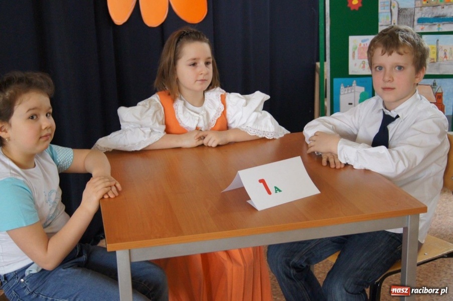 Zdjęcie w galerii na portalu naszraciborz.pl: Powitanie wiosny w SP 4 wiadomości z regionu