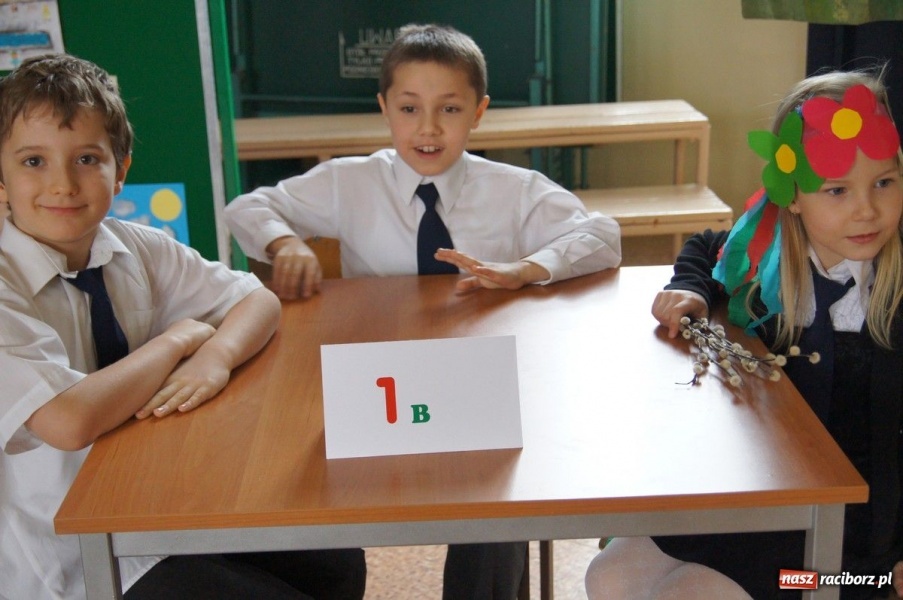 Zdjęcie w galerii na portalu naszraciborz.pl: Powitanie wiosny w SP 4 wiadomości z regionu