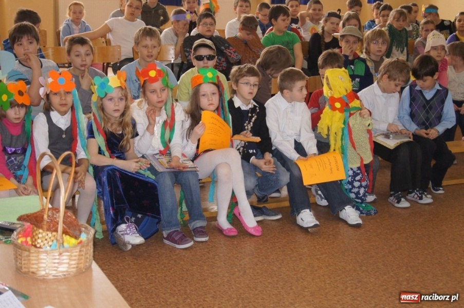 Zdjęcie w galerii na portalu naszraciborz.pl: Powitanie wiosny w SP 4 wiadomości z regionu