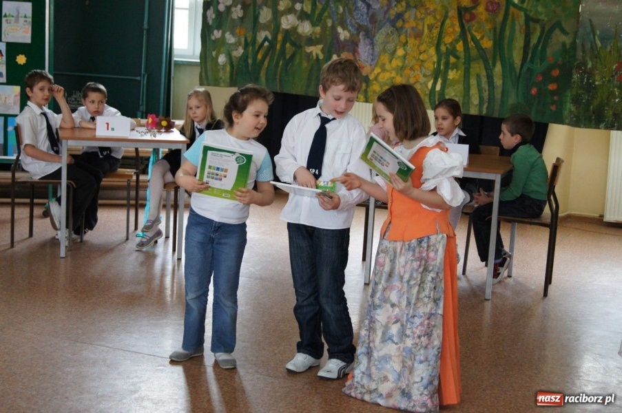 Zdjęcie w galerii na portalu naszraciborz.pl: Powitanie wiosny w SP 4 wiadomości z regionu