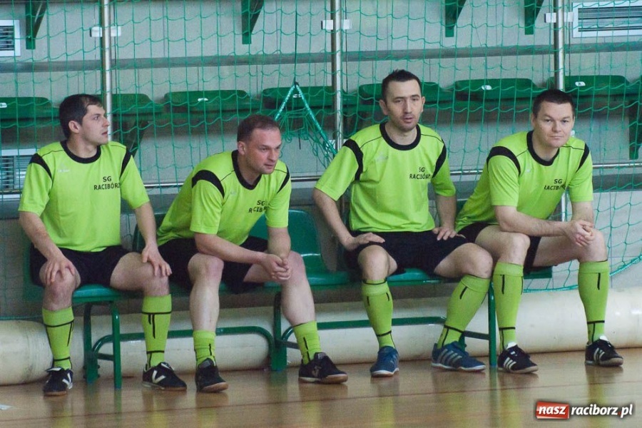 Zdjęcie w galerii na portalu naszraciborz.pl: Policjanci z pucharem komendanta ŚOSG wiadomości z regionu