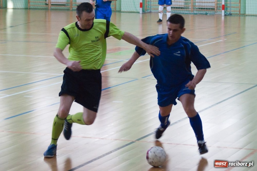 Zdjęcie w galerii na portalu naszraciborz.pl: Policjanci z pucharem komendanta ŚOSG wiadomości z regionu