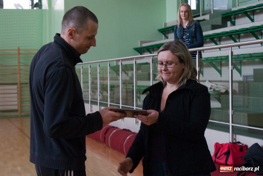 Zdjęcie w galerii na portalu naszraciborz.pl: Policjanci z pucharem komendanta ŚOSG wiadomości z regionu