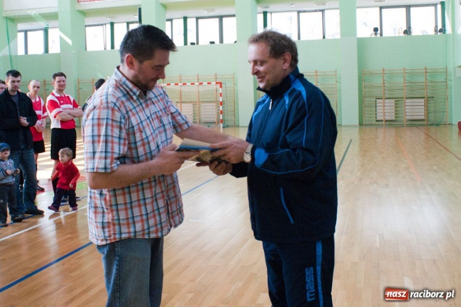 Zdjęcie w galerii na portalu naszraciborz.pl: Policjanci z pucharem komendanta ŚOSG wiadomości z regionu