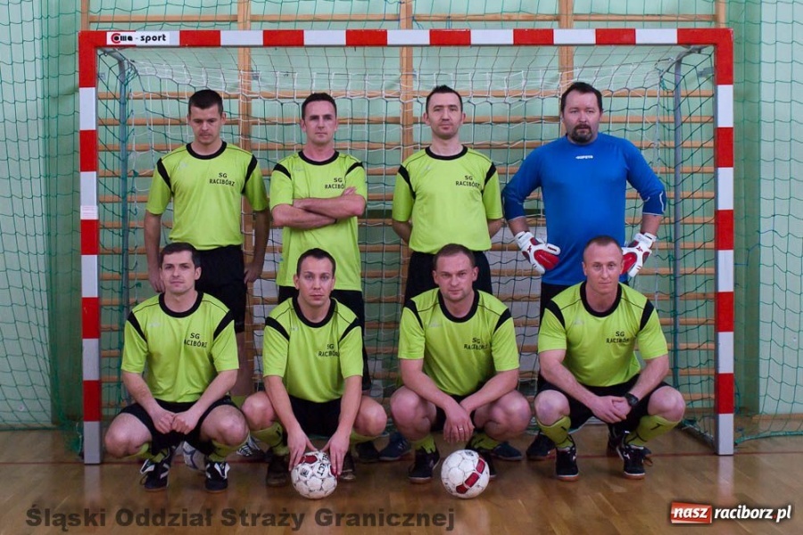 Zdjęcie w galerii na portalu naszraciborz.pl: Policjanci z pucharem komendanta ŚOSG wiadomości z regionu