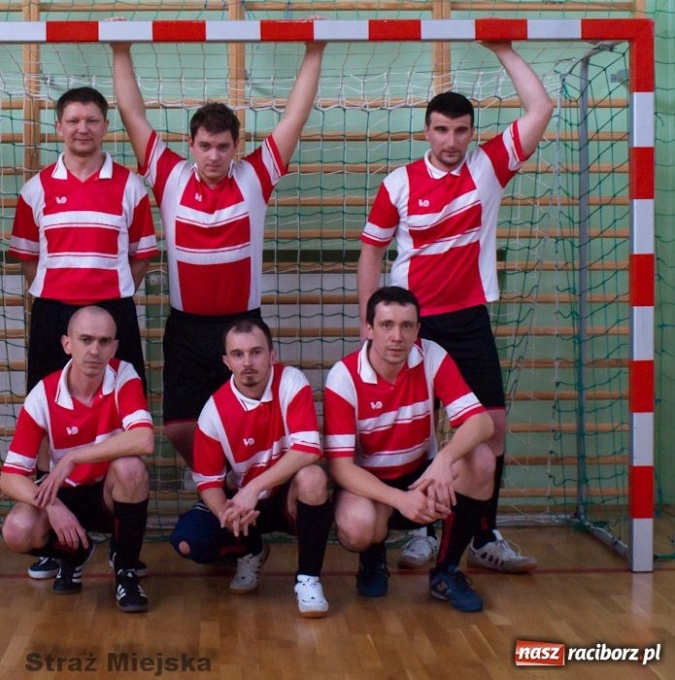 Zdjęcie w galerii na portalu naszraciborz.pl: Policjanci z pucharem komendanta ŚOSG wiadomości z regionu