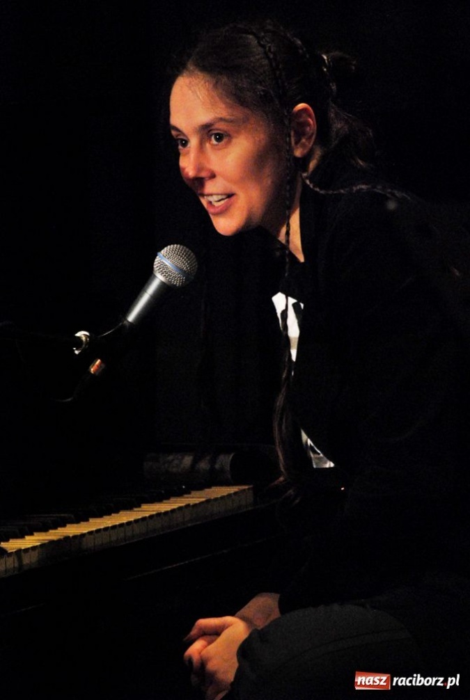 Zdjęcie w galerii na portalu naszraciborz.pl: Recytacje przeplecione recitalem wiadomości z regionu