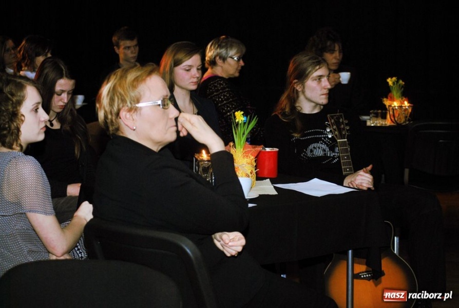 Zdjęcie w galerii na portalu naszraciborz.pl: Recytacje przeplecione recitalem wiadomości z regionu