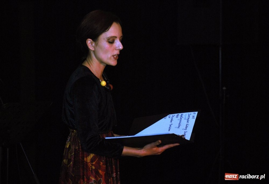 Zdjęcie w galerii na portalu naszraciborz.pl: Recytacje przeplecione recitalem wiadomości z regionu