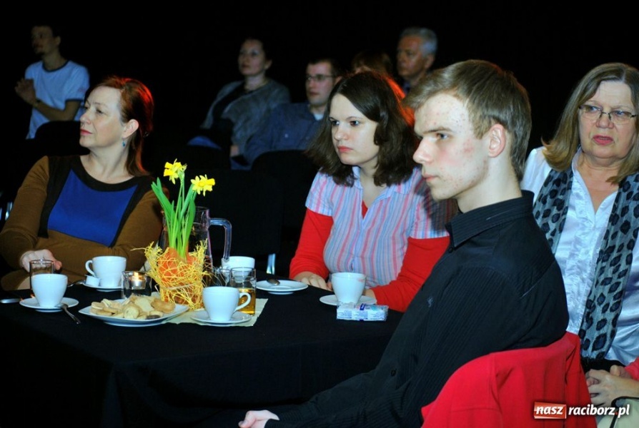 Zdjęcie w galerii na portalu naszraciborz.pl: Recytacje przeplecione recitalem wiadomości z regionu
