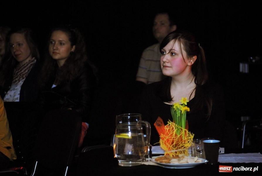 Zdjęcie w galerii na portalu naszraciborz.pl: Recytacje przeplecione recitalem wiadomości z regionu