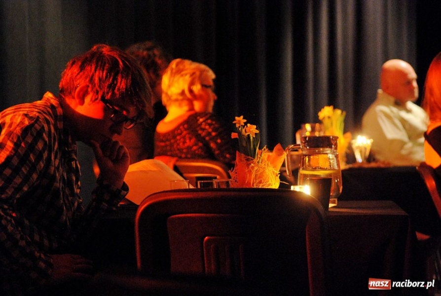 Zdjęcie w galerii na portalu naszraciborz.pl: Recytacje przeplecione recitalem wiadomości z regionu