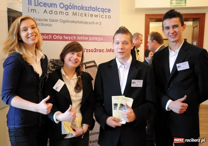 Zdjęcie w galerii na portalu naszraciborz.pl: Szkoły promują się na zamku wiadomości z regionu
