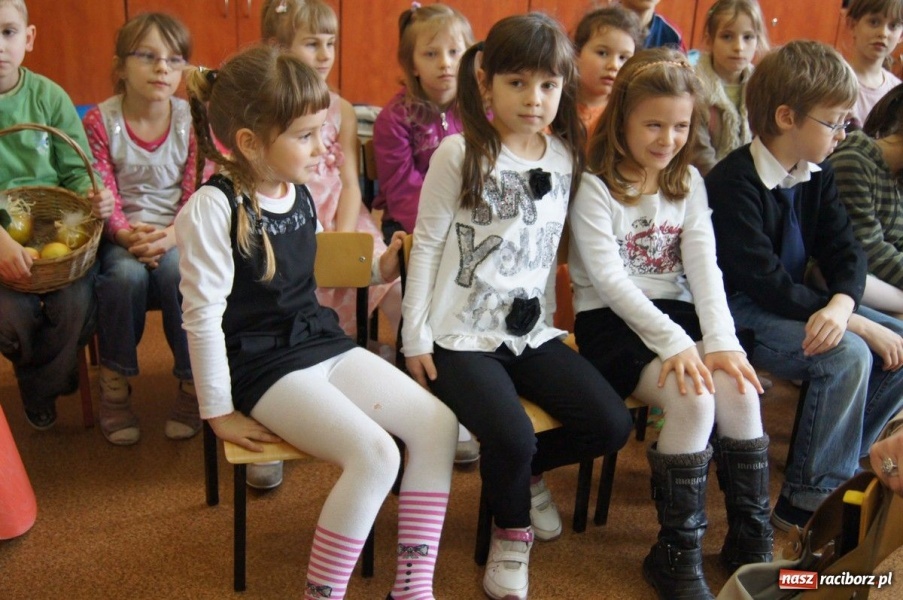 Zdjęcie w galerii na portalu naszraciborz.pl: Pierwszaki z SP-4 kochają Brzechwę wiadomości z regionu