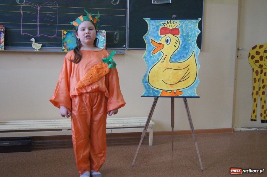 Zdjęcie w galerii na portalu naszraciborz.pl: Pierwszaki z SP-4 kochają Brzechwę wiadomości z regionu