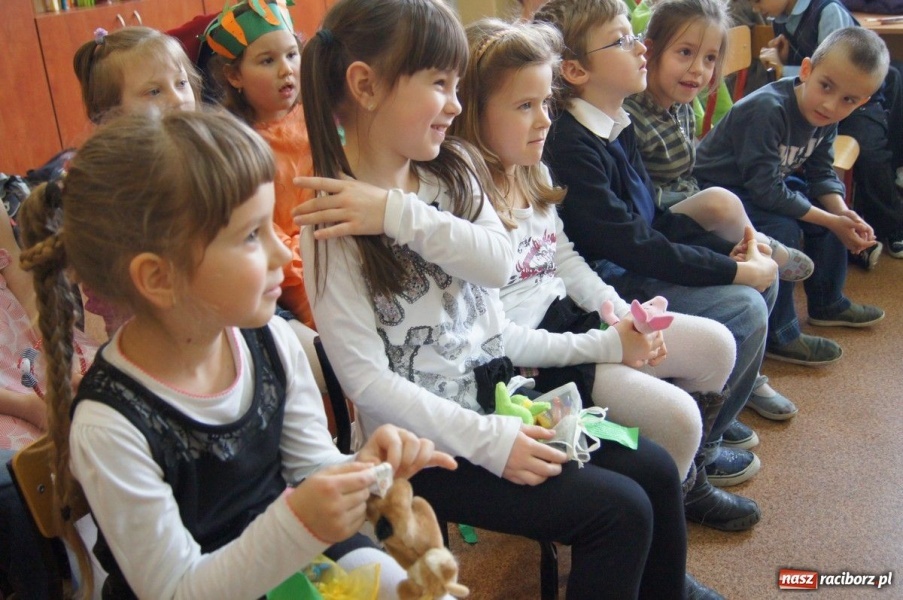 Zdjęcie w galerii na portalu naszraciborz.pl: Pierwszaki z SP-4 kochają Brzechwę wiadomości z regionu