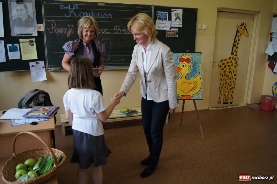 Zdjęcie w galerii na portalu naszraciborz.pl: Pierwszaki z SP-4 kochają Brzechwę wiadomości z regionu