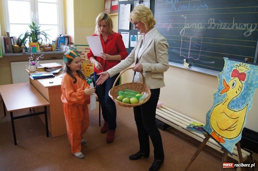 Zdjęcie w galerii na portalu naszraciborz.pl: Pierwszaki z SP-4 kochają Brzechwę wiadomości z regionu