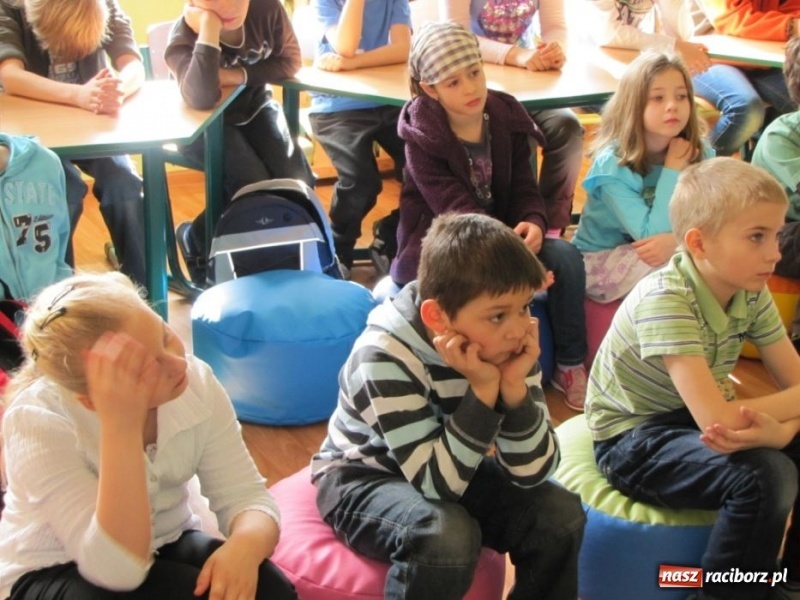 Zdjęcie w galerii na portalu naszraciborz.pl: Dzieci z Opavy poznały pisanki wiadomości z regionu