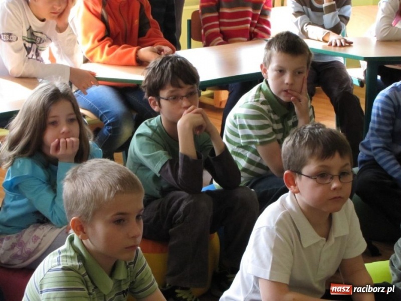 Zdjęcie w galerii na portalu naszraciborz.pl: Dzieci z Opavy poznały pisanki wiadomości z regionu