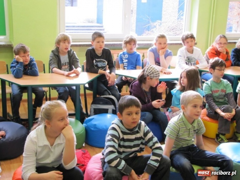 Zdjęcie w galerii na portalu naszraciborz.pl: Dzieci z Opavy poznały pisanki wiadomości z regionu