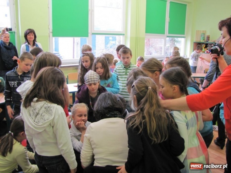 Zdjęcie w galerii na portalu naszraciborz.pl: Dzieci z Opavy poznały pisanki wiadomości z regionu