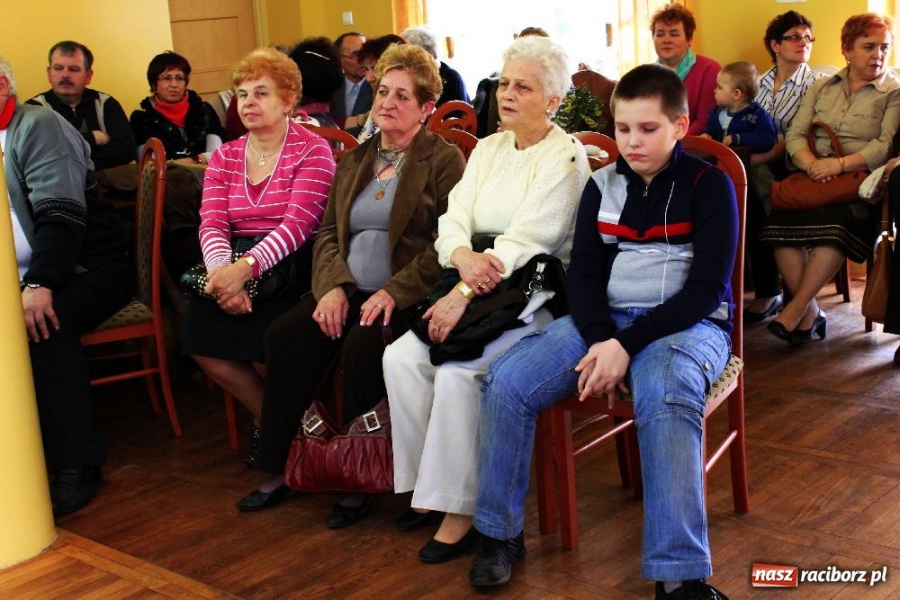 Zdjęcie w galerii na portalu naszraciborz.pl: Kiermasz wielkanocny w Kobyli wiadomości z regionu