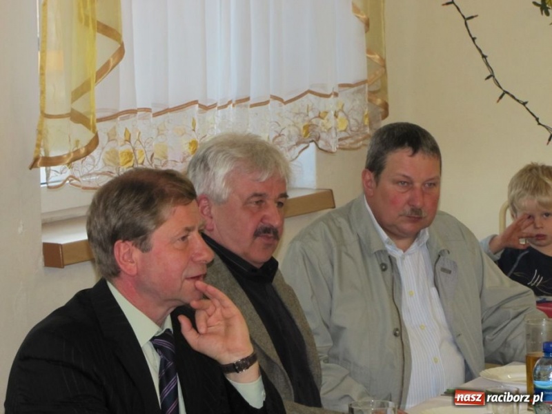 Zdjęcie w galerii na portalu naszraciborz.pl: Pomagają Krzanowicom od lat wiadomości z regionu