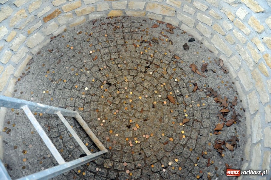 Zdjęcie w galerii na portalu naszraciborz.pl: Studnia szczęścia i plan na weekend wiadomości z regionu