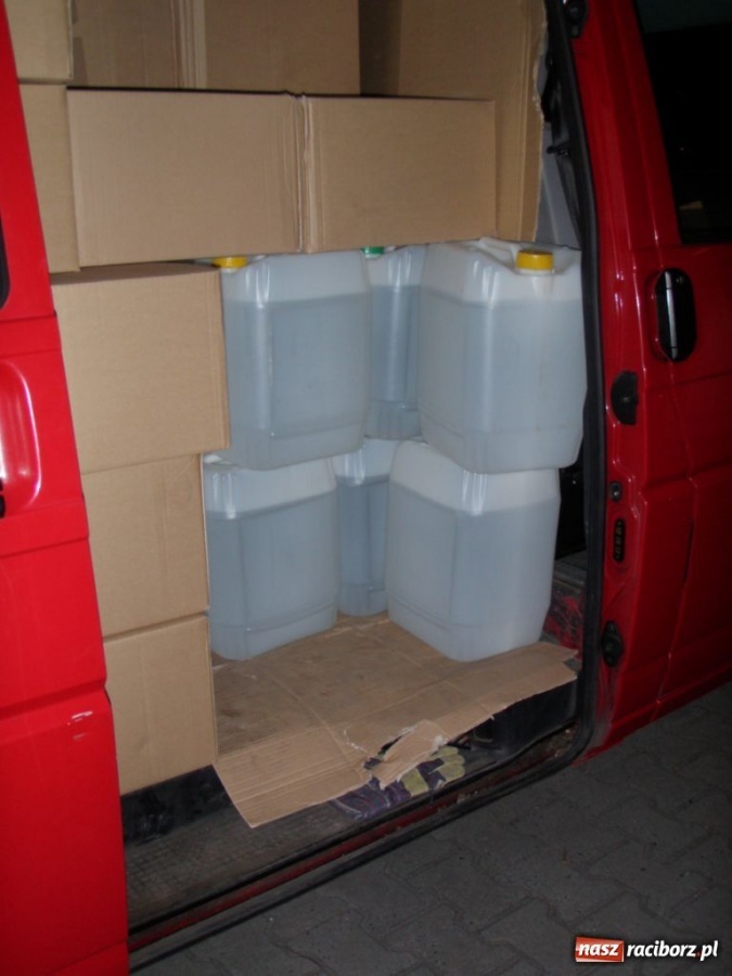 Zdjęcie w galerii na portalu naszraciborz.pl: ŚOSG: Przechwycony transport nielegalnego alkoholu wiadomości z regionu