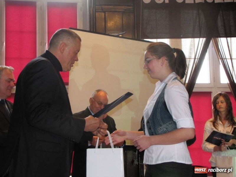 Zdjęcie w galerii na portalu naszraciborz.pl: Konkurs powiatowy z dreszczykiem emocji wiadomości z regionu