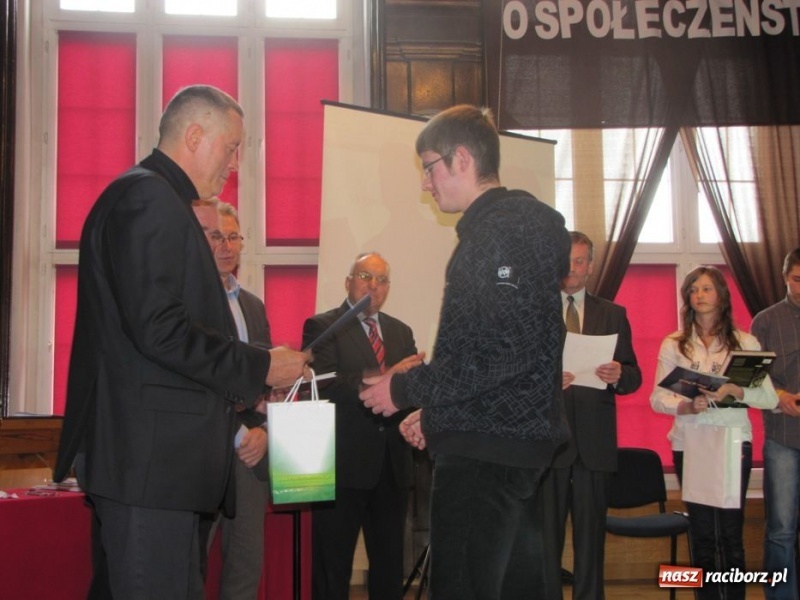 Zdjęcie w galerii na portalu naszraciborz.pl: Konkurs powiatowy z dreszczykiem emocji wiadomości z regionu