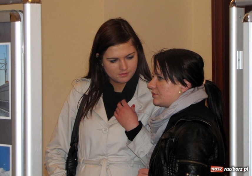 Zdjęcie w galerii na portalu naszraciborz.pl: Historia kryje się w fotografiach wiadomości z regionu