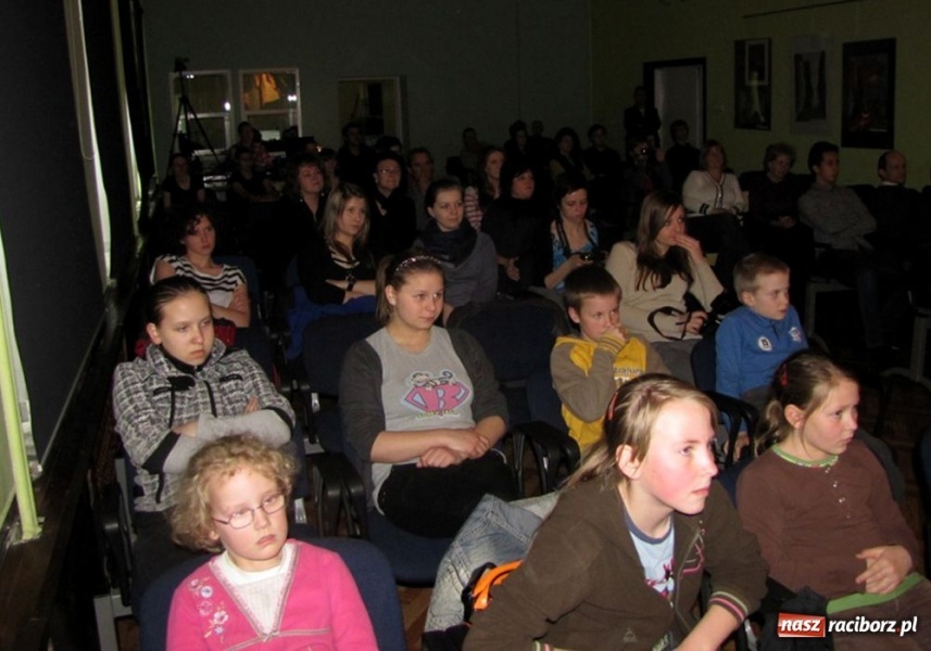 Zdjęcie w galerii na portalu naszraciborz.pl: Solowe popisy MIRAŻu w MDK wiadomości z regionu