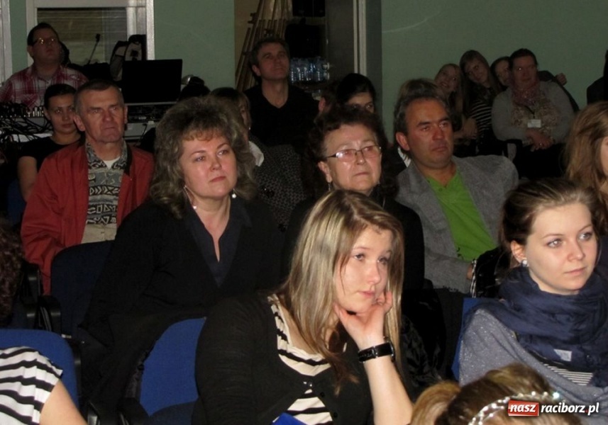 Zdjęcie w galerii na portalu naszraciborz.pl: Solowe popisy MIRAŻu w MDK wiadomości z regionu