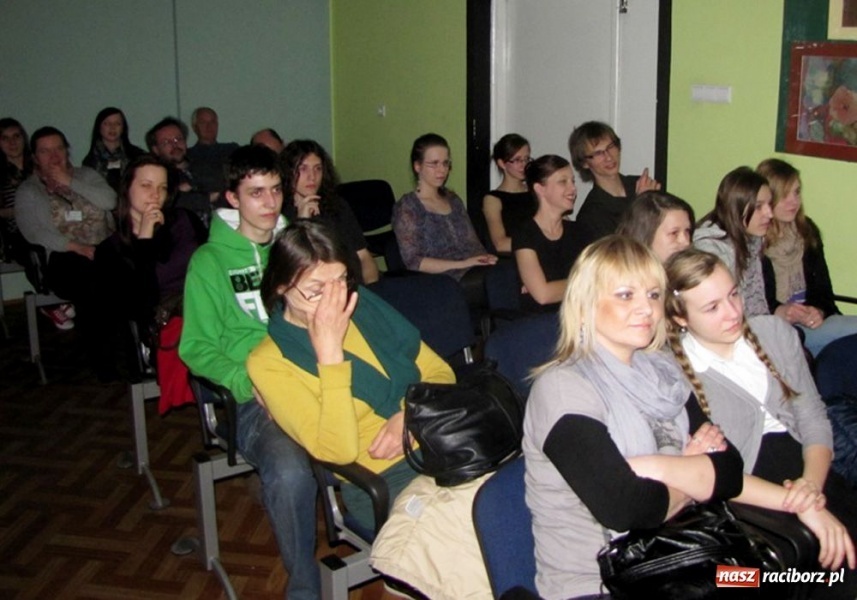 Zdjęcie w galerii na portalu naszraciborz.pl: Solowe popisy MIRAŻu w MDK wiadomości z regionu