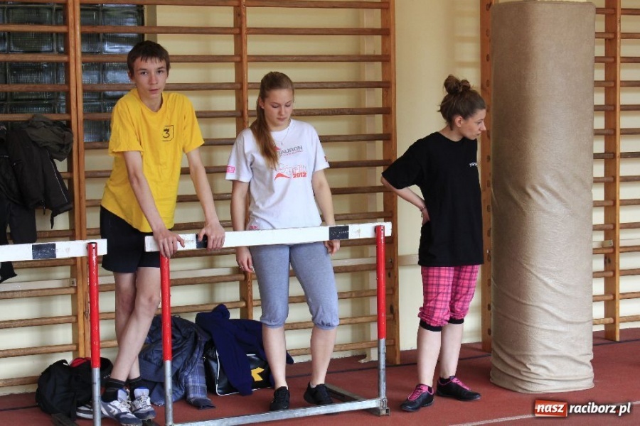 Zdjęcie w galerii na portalu naszraciborz.pl: Lekkoatletyczne potyczki w ZSOMS wiadomości z regionu