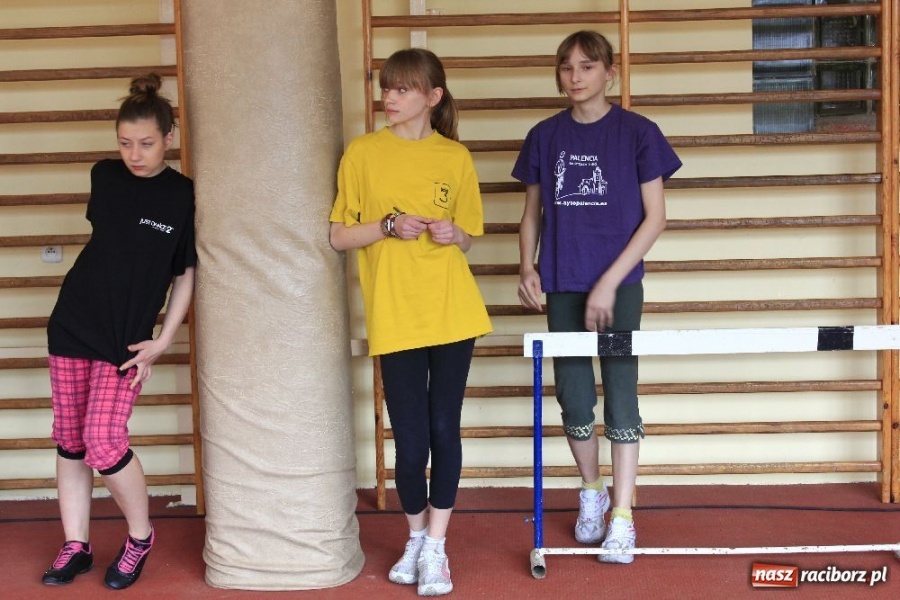 Zdjęcie w galerii na portalu naszraciborz.pl: Lekkoatletyczne potyczki w ZSOMS wiadomości z regionu