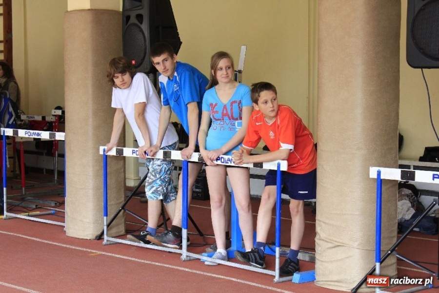 Zdjęcie w galerii na portalu naszraciborz.pl: Lekkoatletyczne potyczki w ZSOMS wiadomości z regionu