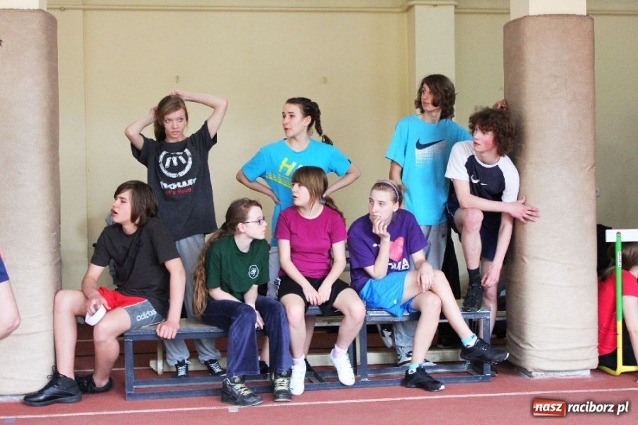 Zdjęcie w galerii na portalu naszraciborz.pl: Lekkoatletyczne potyczki w ZSOMS wiadomości z regionu