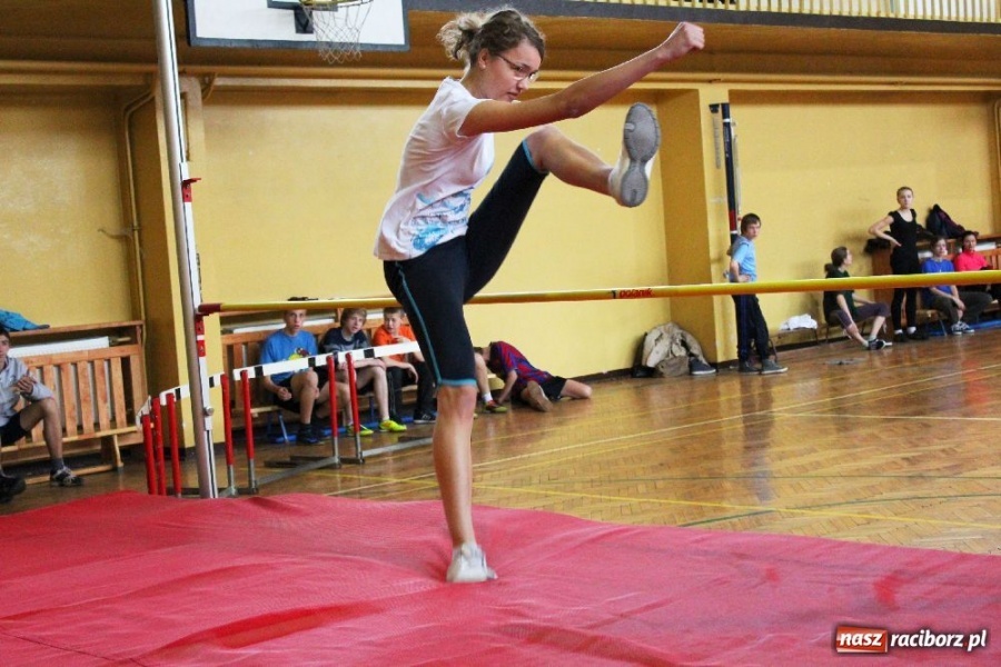 Zdjęcie w galerii na portalu naszraciborz.pl: Lekkoatletyczne potyczki w ZSOMS wiadomości z regionu