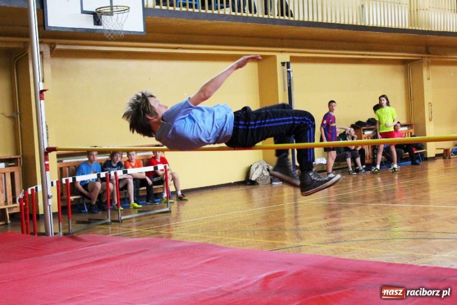 Zdjęcie w galerii na portalu naszraciborz.pl: Lekkoatletyczne potyczki w ZSOMS wiadomości z regionu