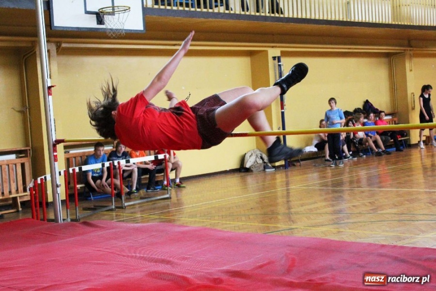 Zdjęcie w galerii na portalu naszraciborz.pl: Lekkoatletyczne potyczki w ZSOMS wiadomości z regionu