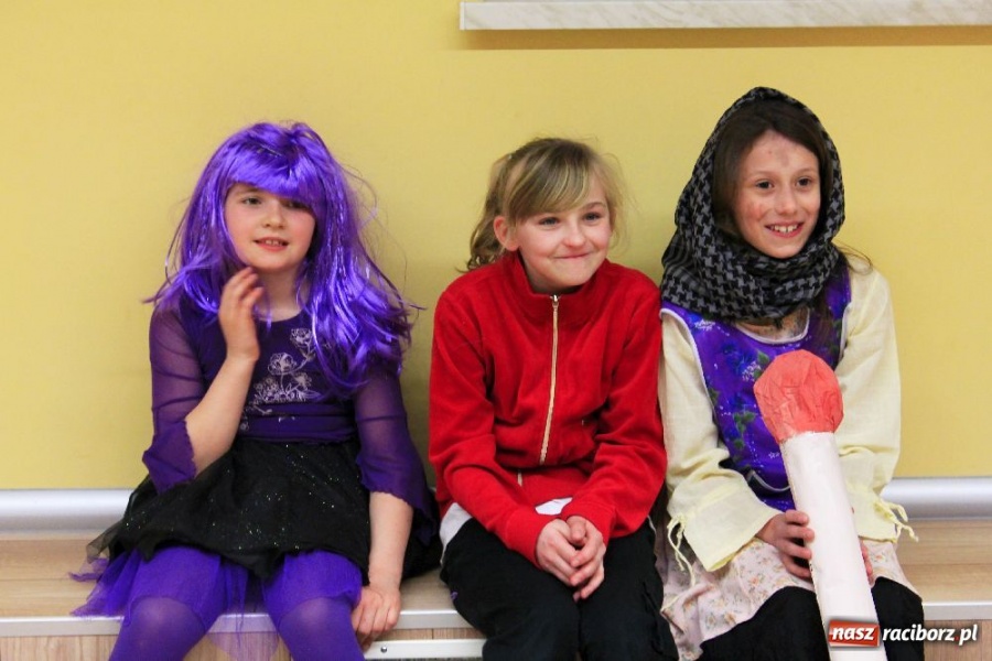 Zdjęcie w galerii na portalu naszraciborz.pl: Od zmroku do świtu w świecie Andersena wiadomości z regionu